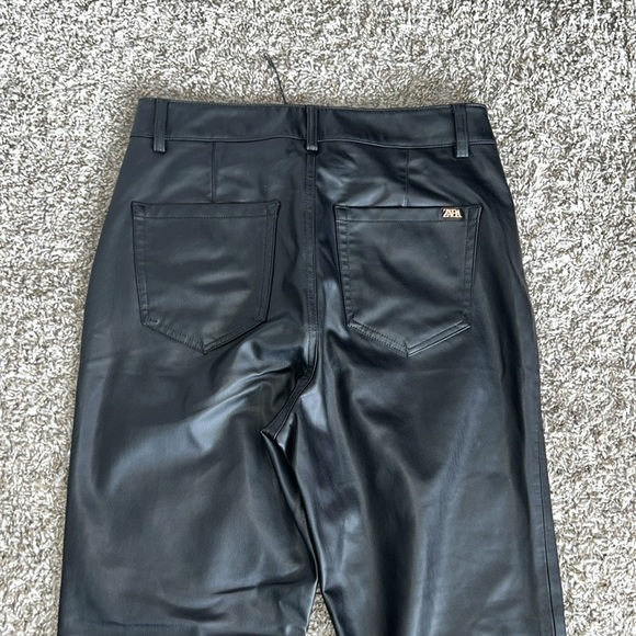 Zara FAUX LEATHER MINI FLARED CROPPED PANTS - Picture 7 of 13